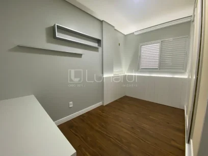 Foto Apartamento com 2 Dormitórios