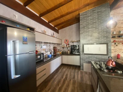 Foto Casa com 2 Suítes