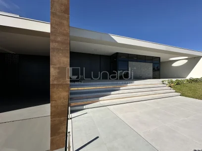 Foto Casa com 3 Dormitórios
