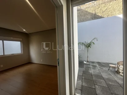 Foto Casa com 3 Dormitórios
