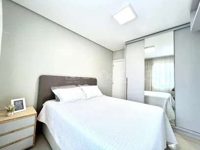 Foto Apartamento com 2 Dormitórios