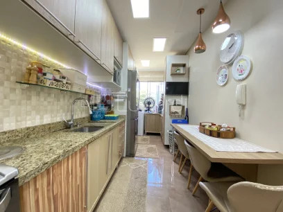 Foto Apartamento com 3 Dormitórios