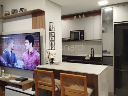 Apartamento com 2 Dormitórios