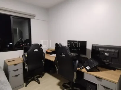 Foto Apartamento com 2 Dormitórios
