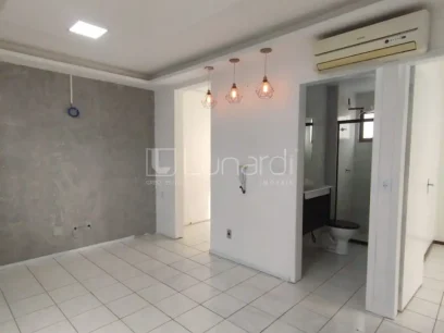 Apartamento com 2 Dormitórios