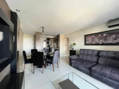 Foto Apartamento com 2 Dormitórios
