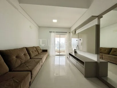 Foto Apartamento com 2 Dormitórios