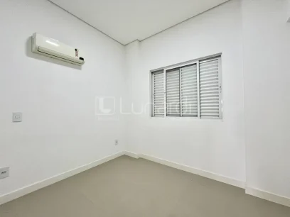 Foto Apartamento com 2 Dormitórios