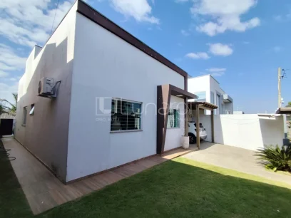 Foto Casa com 3 Dormitórios