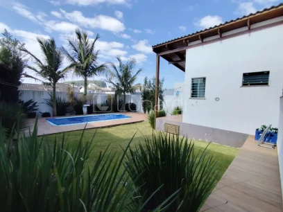Foto Casa com 3 Dormitórios