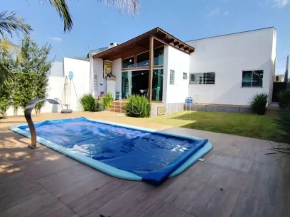 Foto Casa com 3 Dormitórios
