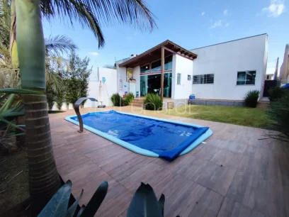 Foto Casa com 3 Dormitórios
