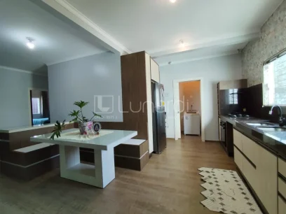 Foto Casa com 3 Dormitórios