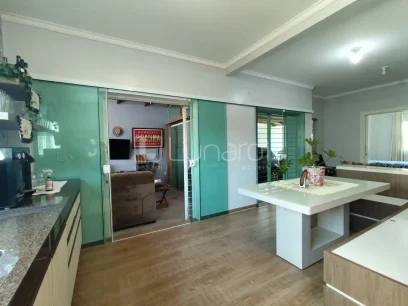 Foto Casa com 3 Dormitórios