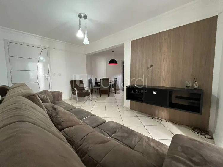 Apartamento com 3 Dormitórios