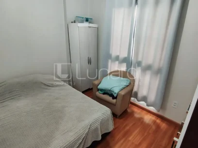 Foto Apartamento com 2 Dormitórios