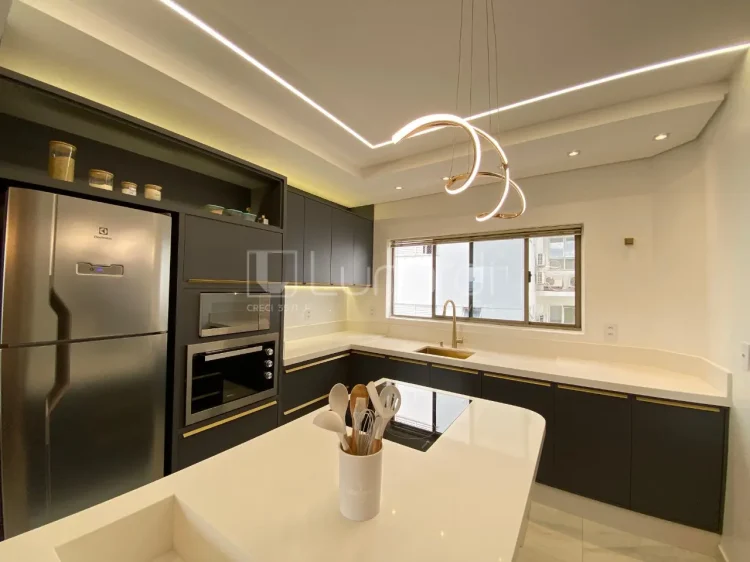Apartamento com 3 Dormitórios