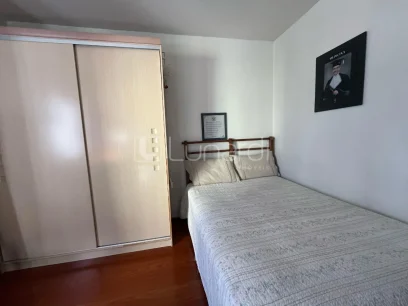Foto Apartamento com 3 Dormitórios