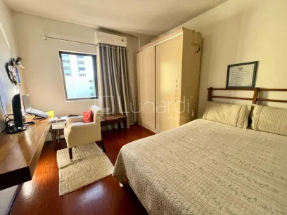 Foto Apartamento com 3 Dormitórios