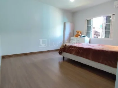 Foto Casa com 3 Dormitórios