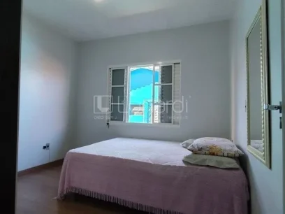 Foto Casa com 3 Dormitórios