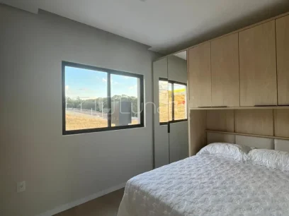 Foto Sobrado com 3 Dormitórios