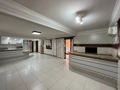 Foto Casa com 3 Dormitórios