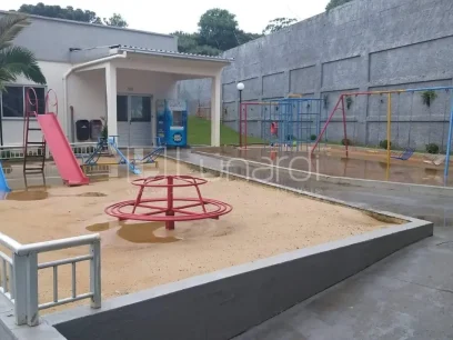 Foto Apartamento com 2 Dormitórios