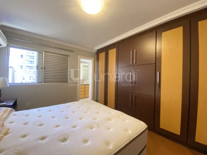 Foto Apartamento com 3 Dormitórios