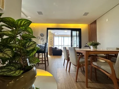 Apartamento com 3 Suítes