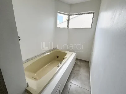 Foto Apartamento com 4 Dormitórios
