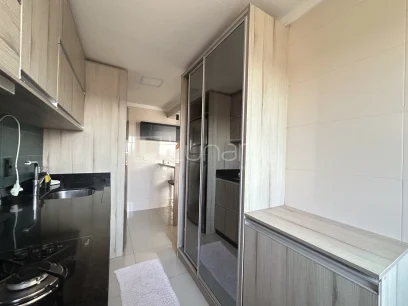 Foto Apartamento com 2 Dormitórios