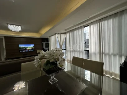 Foto Apartamento com 3 Dormitórios