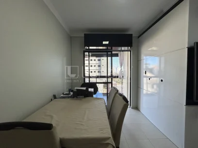 Foto Apartamento com 2 Dormitórios