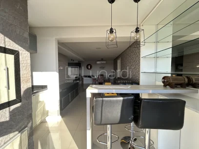 Foto Apartamento com 2 Dormitórios