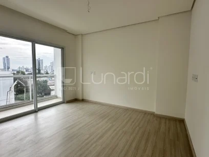 Foto Apartamento com 4 Dormitórios