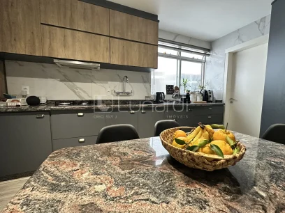 Foto Apartamento com 3 Dormitórios