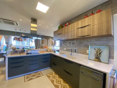 Foto Apartamento com 3 Suítes