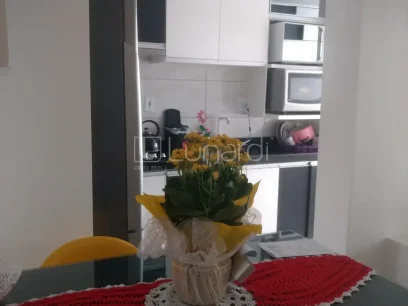 Foto Apartamento com 2 Dormitórios