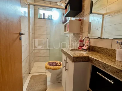 Foto Apartamento com 2 Dormitórios