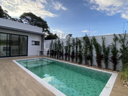 Foto Casa com 3 Dormitórios
