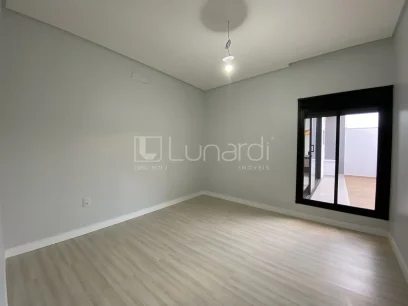 Foto Casa com 3 Dormitórios