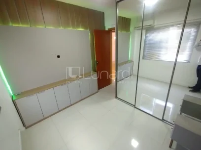 Foto Apartamento com 2 Dormitórios