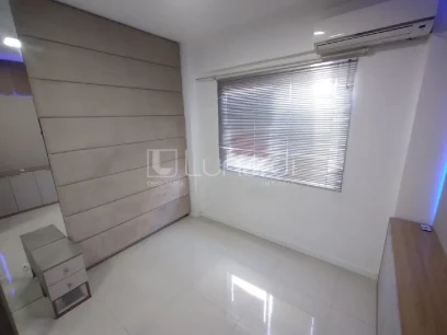 Foto Apartamento com 2 Dormitórios