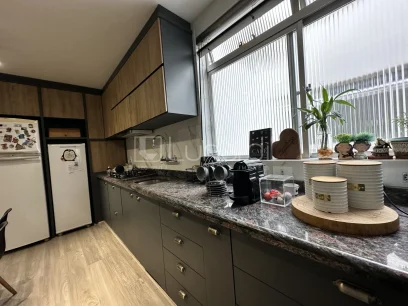 Foto Apartamento com 3 Dormitórios