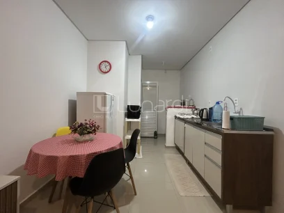 Foto Casa com 2 Dormitórios