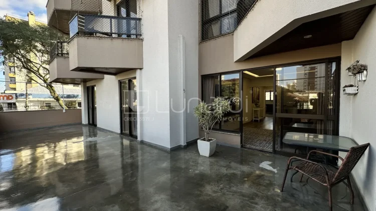 Apartamento com 3 Dormitórios