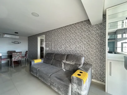 Foto Apartamento com 2 Dormitórios