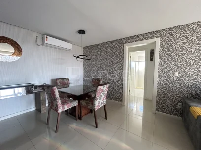 Foto Apartamento com 2 Dormitórios