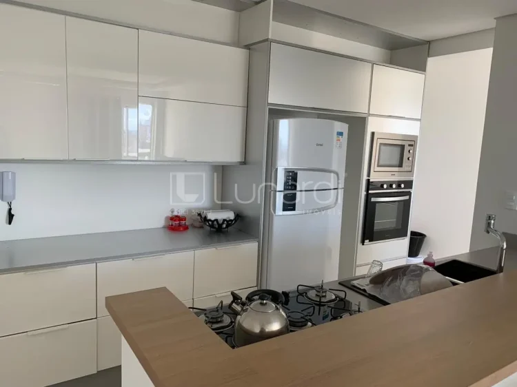 Apartamento com 3 Dormitórios